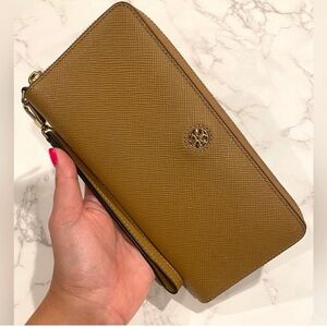 NWOT Tory Burch Perry Zip Continental Wallet